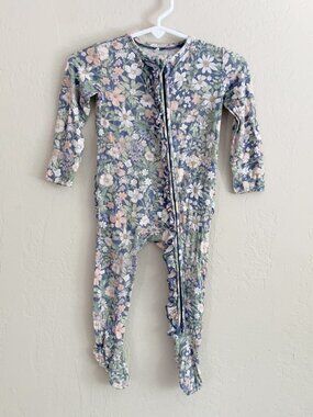 Posh Peanut Floral Ruffled Footie Sleeper • 6-9 Months